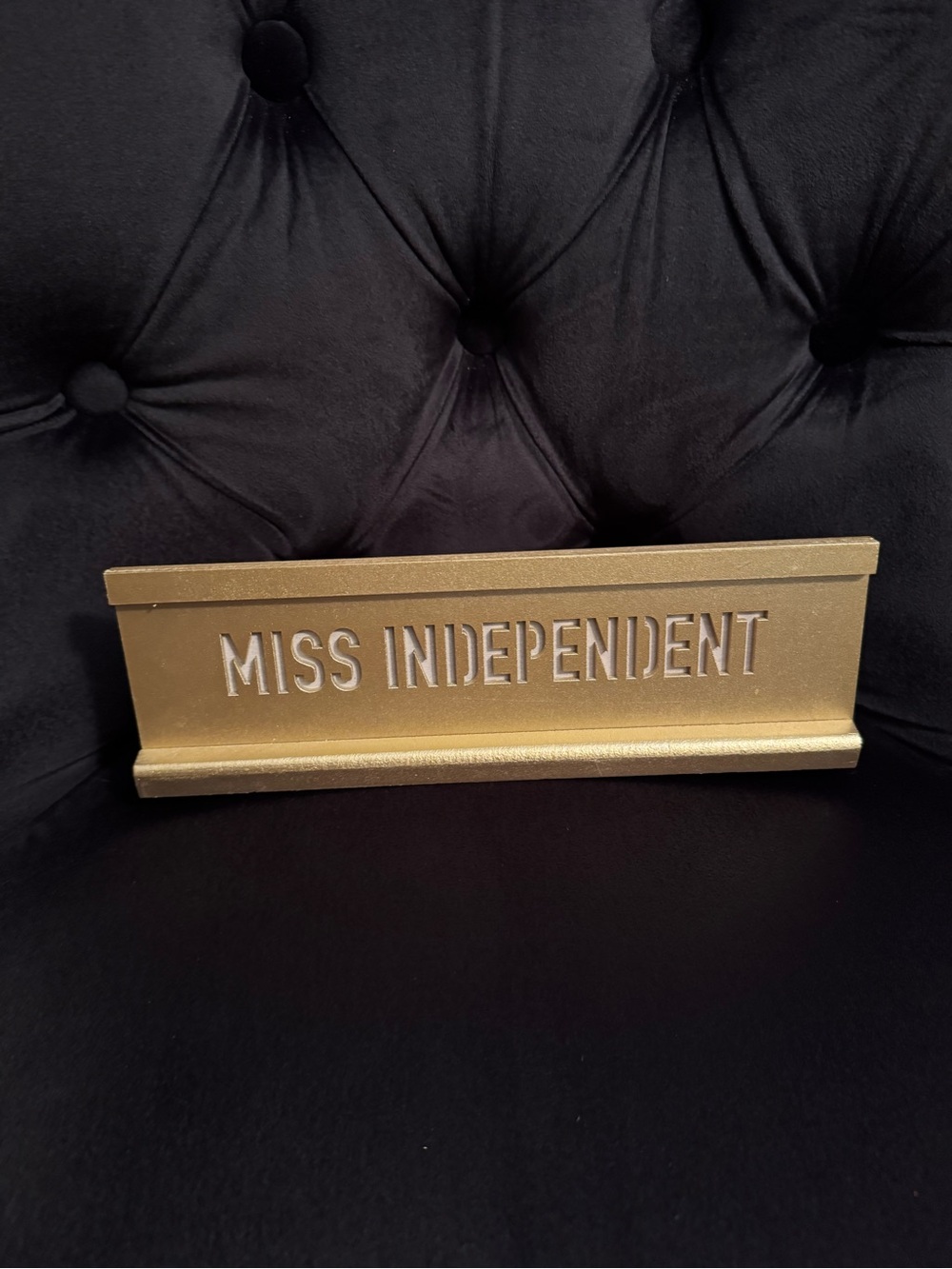 Gold 'Miss Independent' Desk Decor Sign